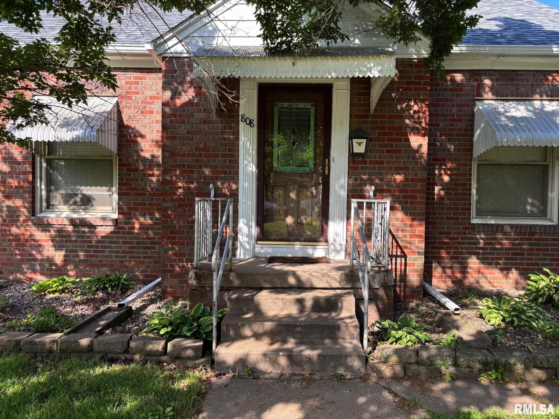 808 S Dittmer Street, Davenport, Iowa image 1