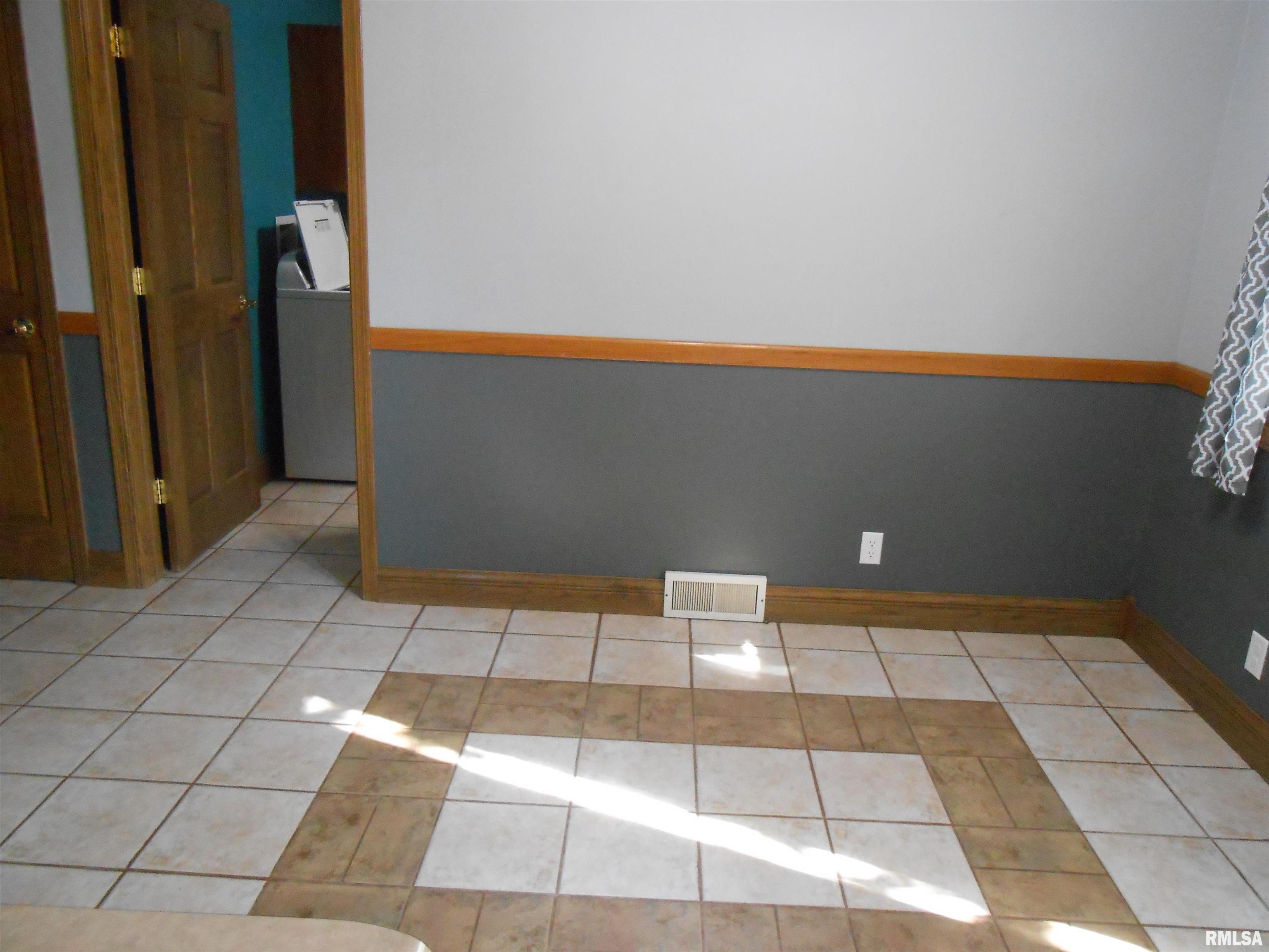 808 S Dittmer Street, Davenport, Iowa image 23