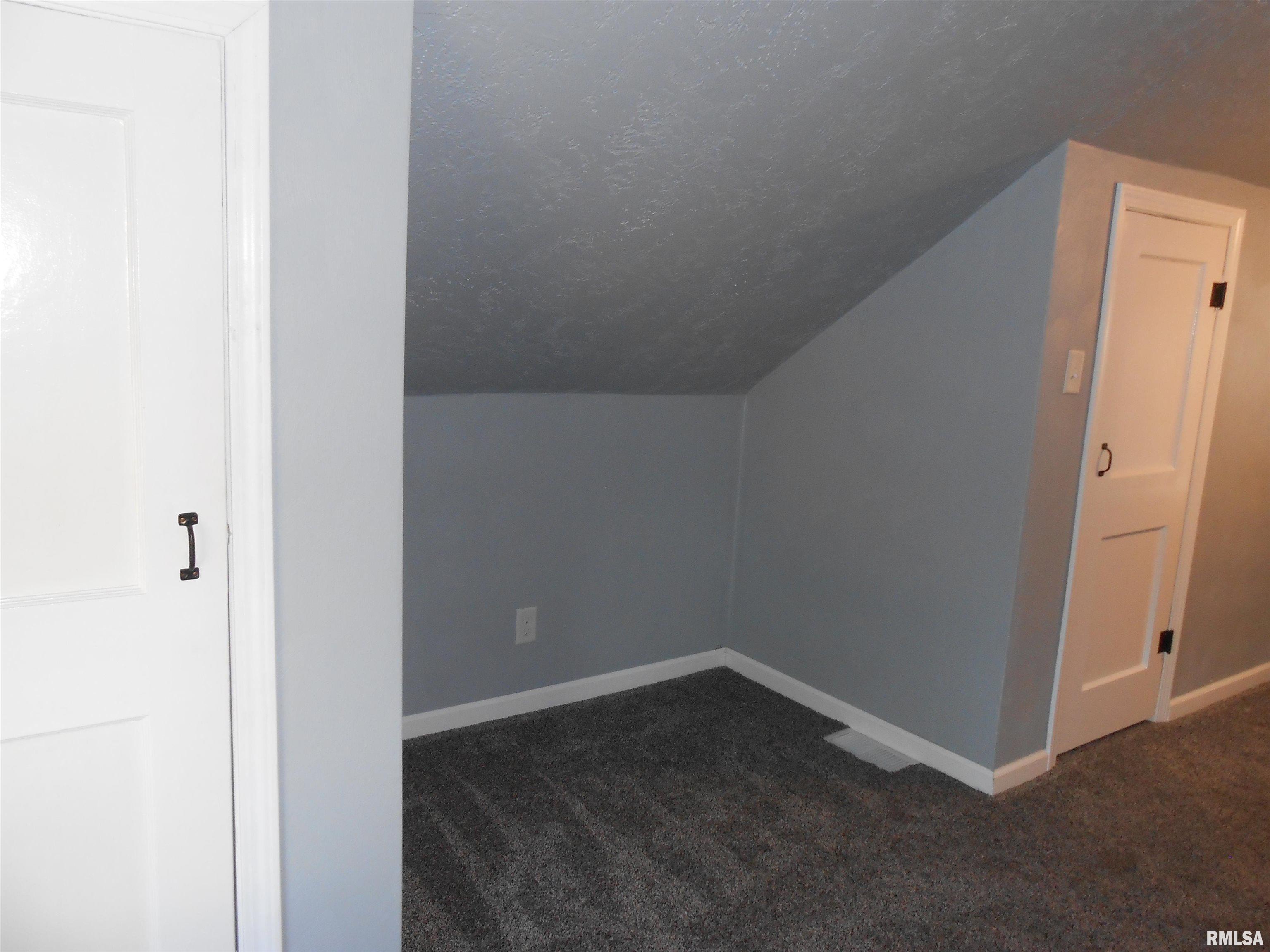 808 S Dittmer Street, Davenport, Iowa image 27