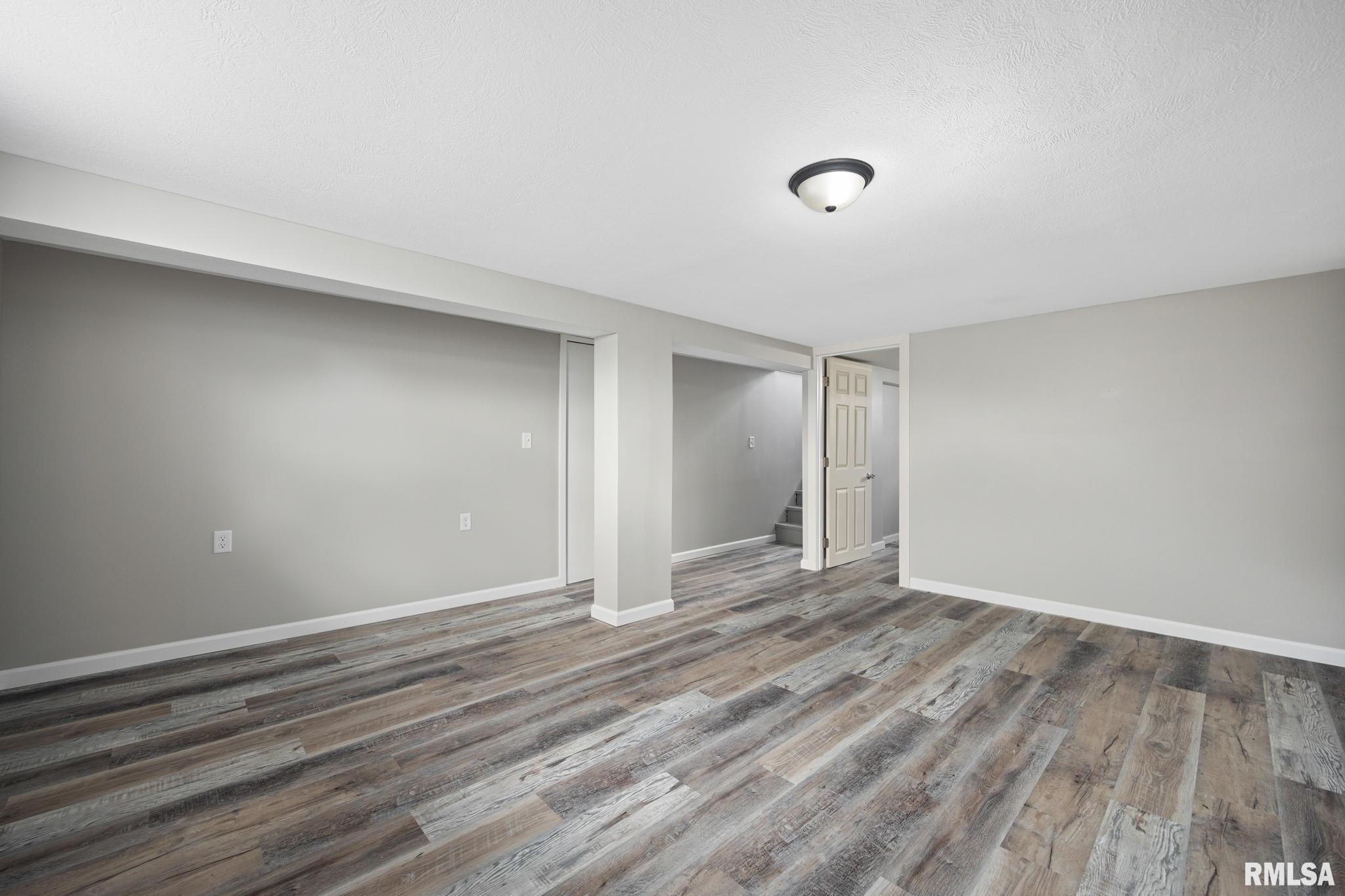 211 E Lake Avenue, Peoria, Illinois image 15