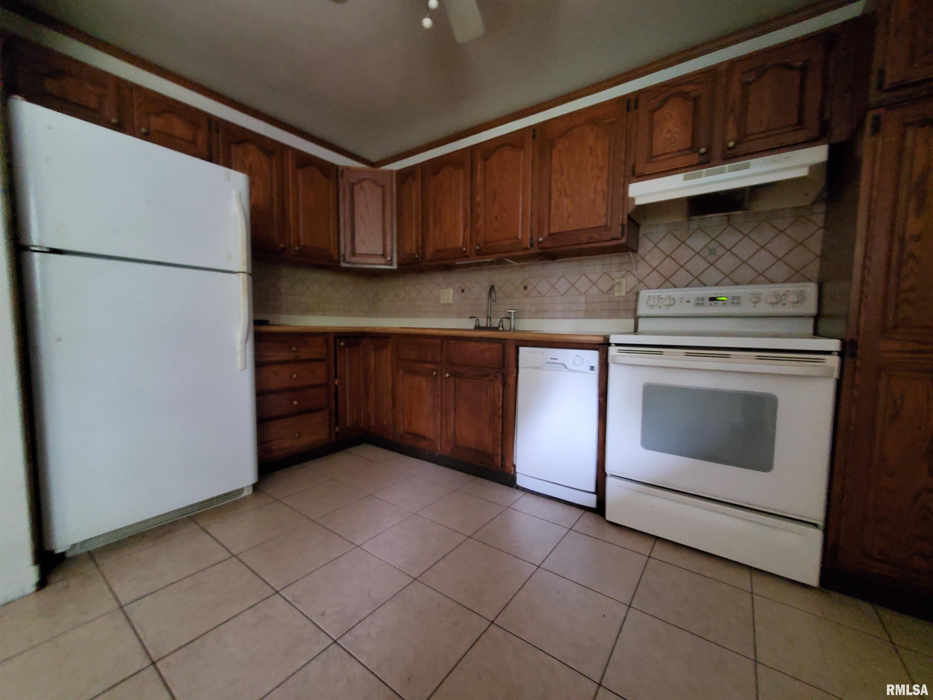 1027 W Laurel Street, Carbondale, Illinois image 6