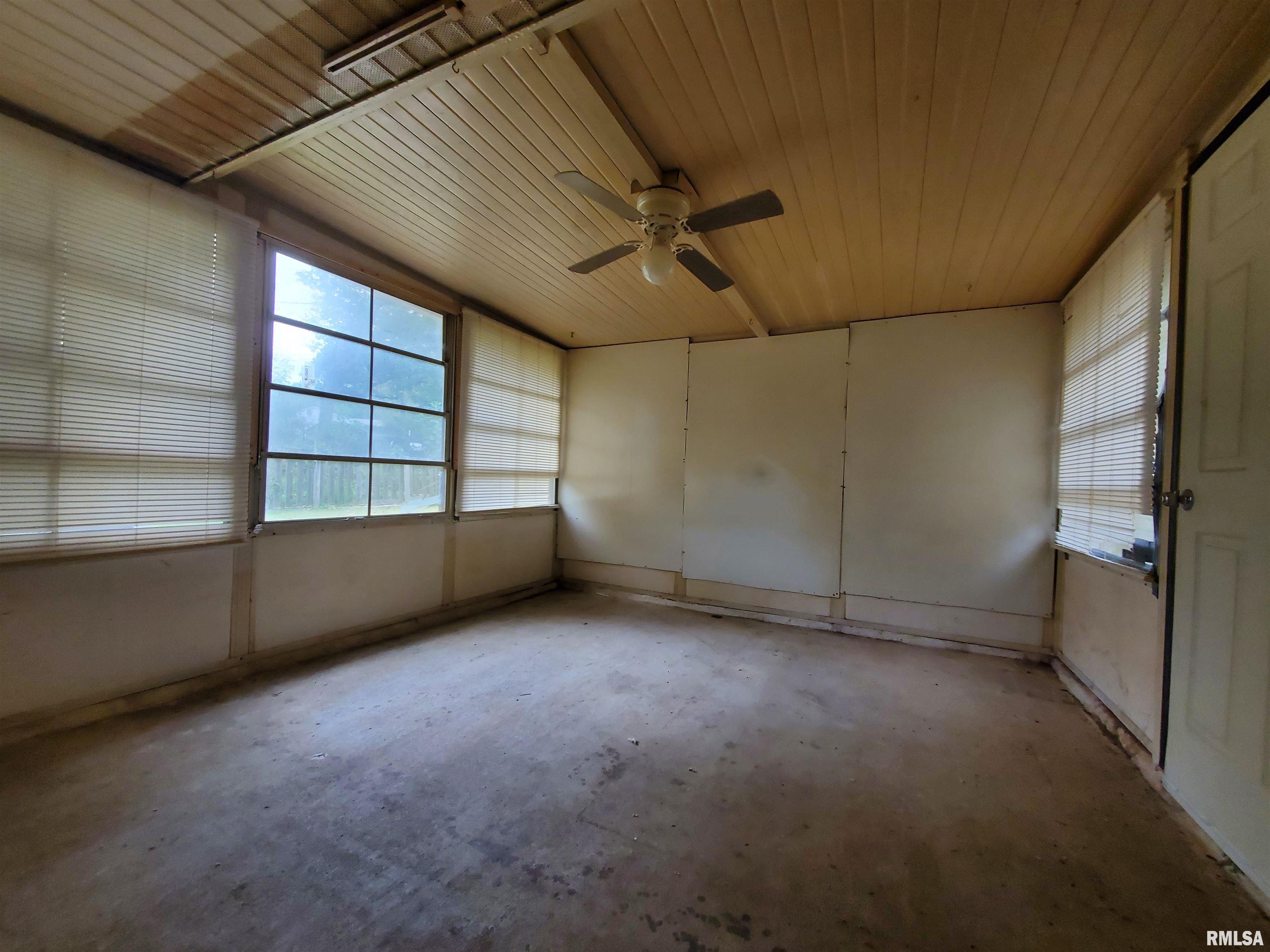 1027 W Laurel Street, Carbondale, Illinois image 12
