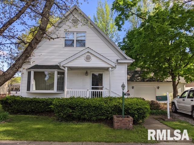 917 E Esther Street, Taylorville, Illinois image 1