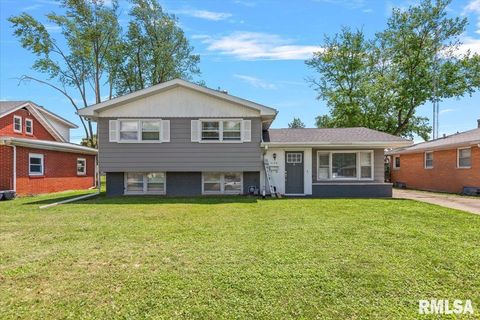 Homes For Sale - 2128 Blackhawk Road<br/> Springfield, IL 62702