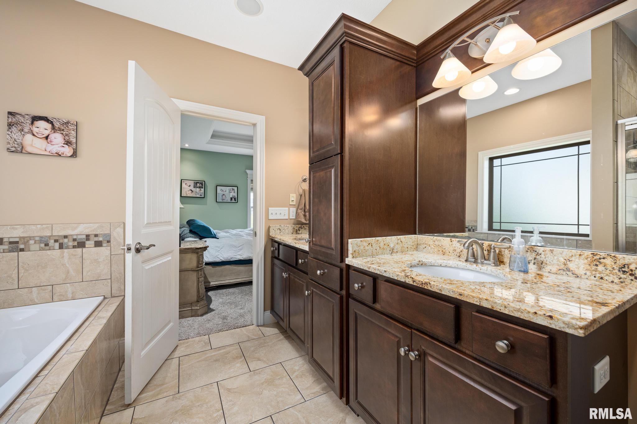 11202 Copper Creek Point, Dunlap, Illinois image 24