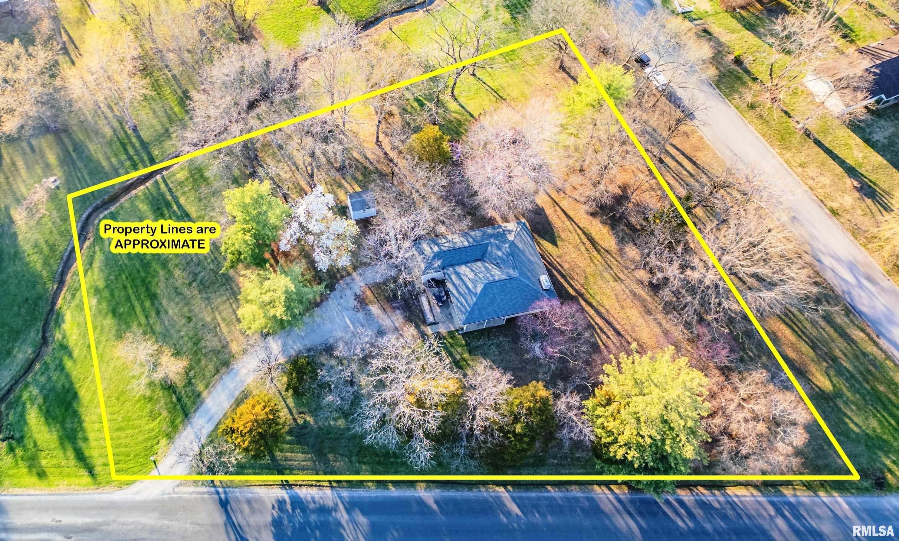 1579 Charleston Road, Salem, Illinois image 2