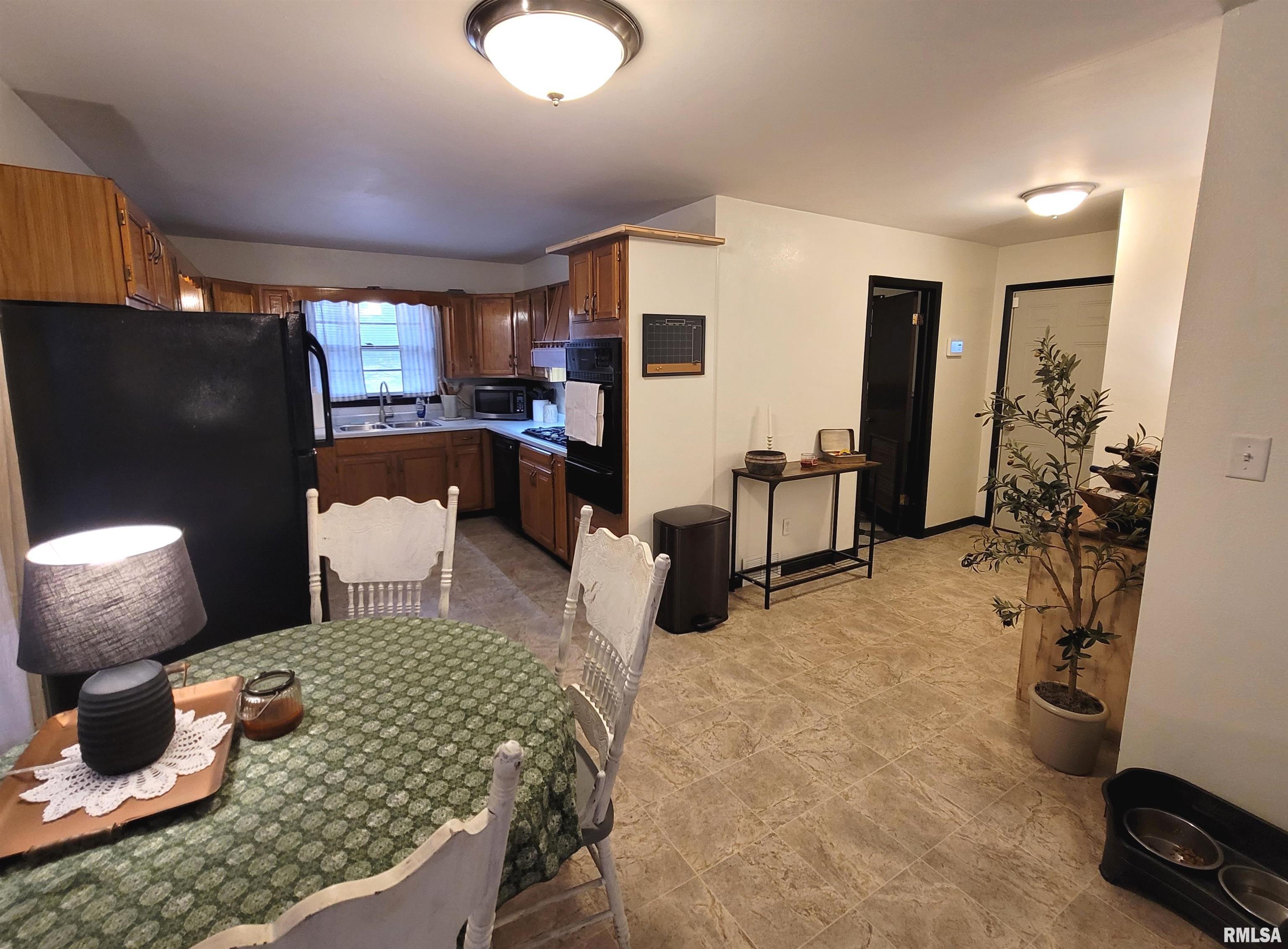 1579 Charleston Road, Salem, Illinois image 13