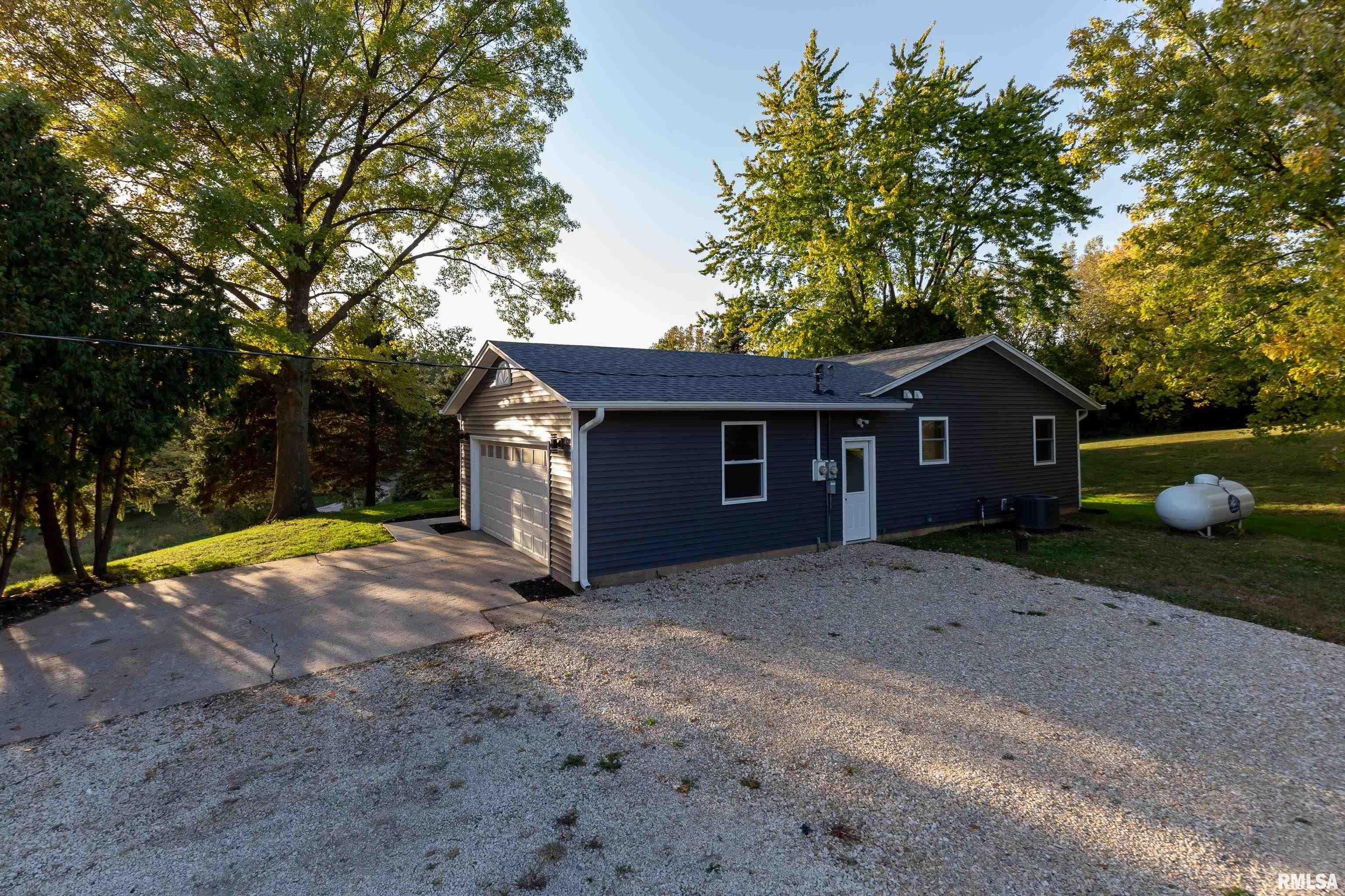 26850 229th Street, Le Claire, Iowa image 4