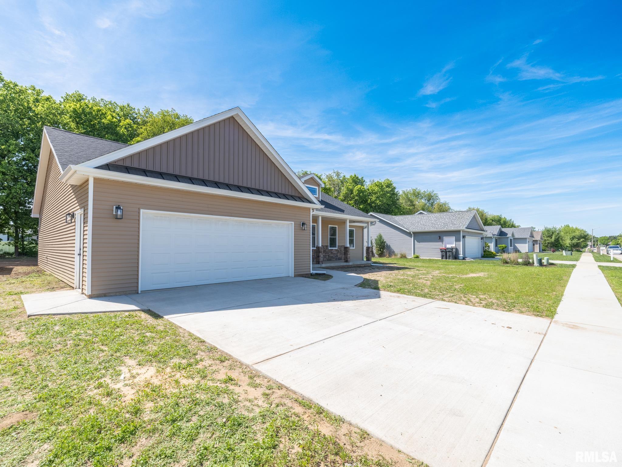 1845 Whitetail Lane, Pekin, Illinois image 3