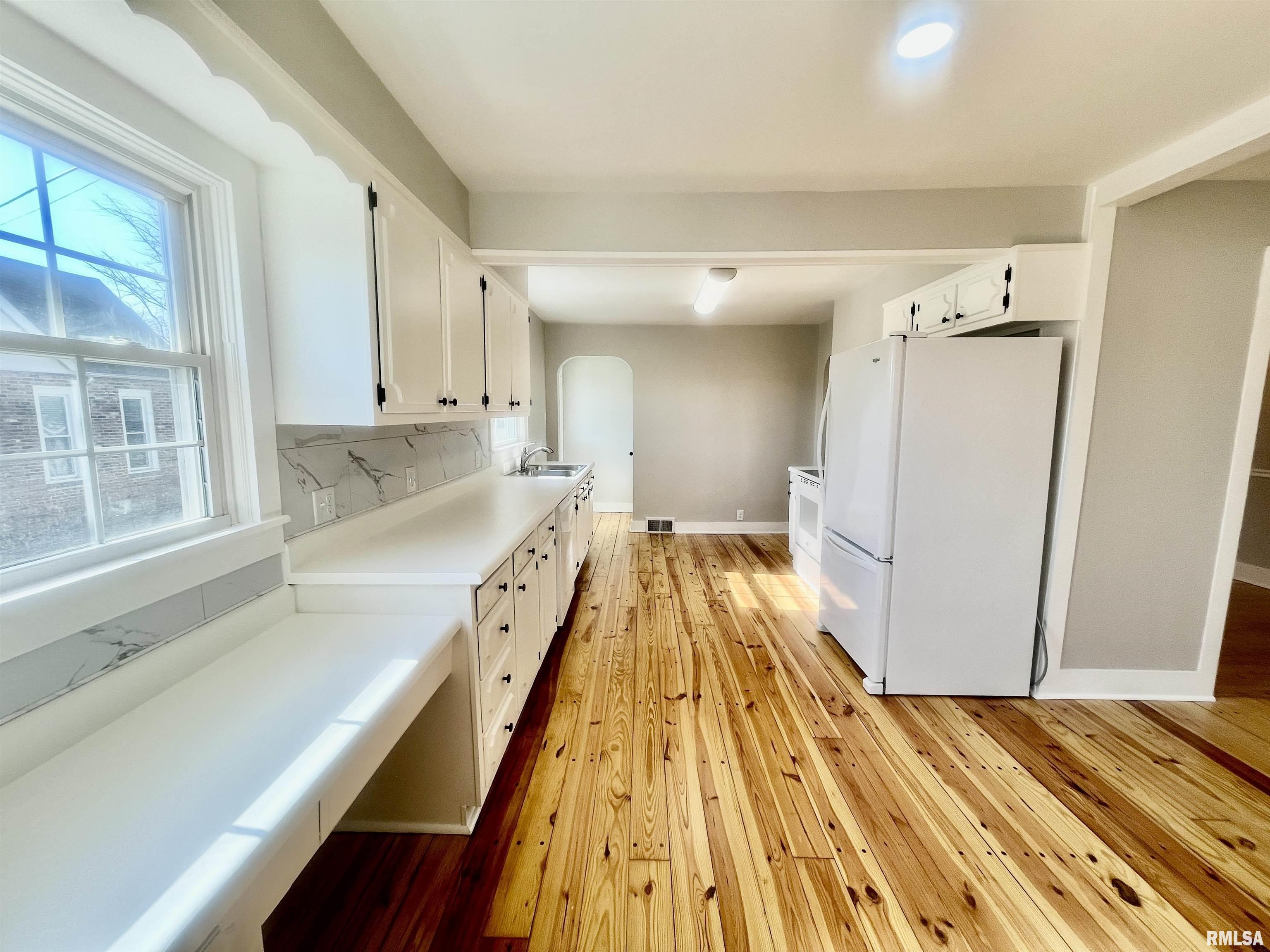 610 Girard Street, Metropolis, Illinois image 17