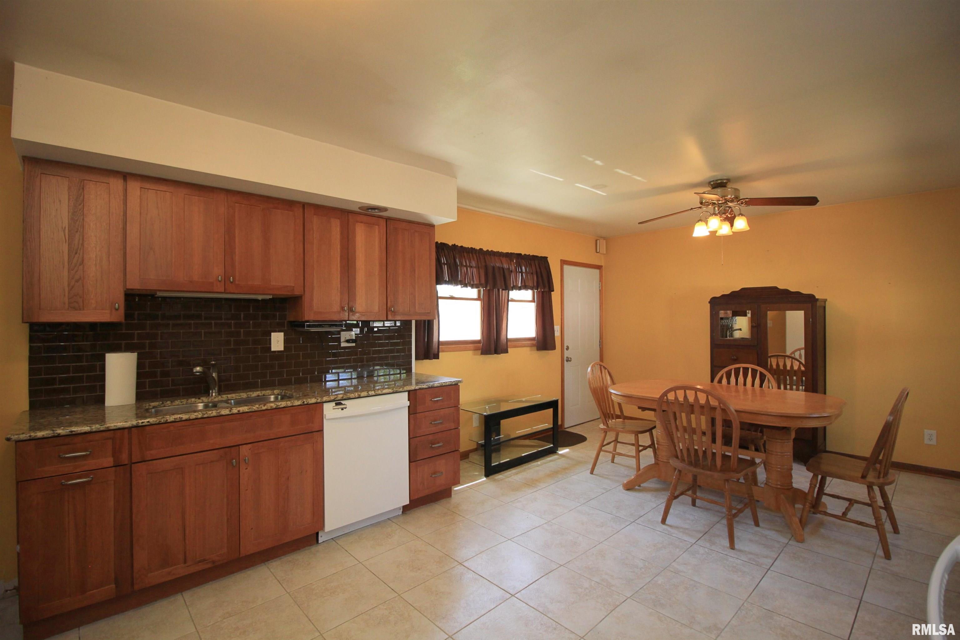 2060 45th Street, Rock Island, Illinois image 14