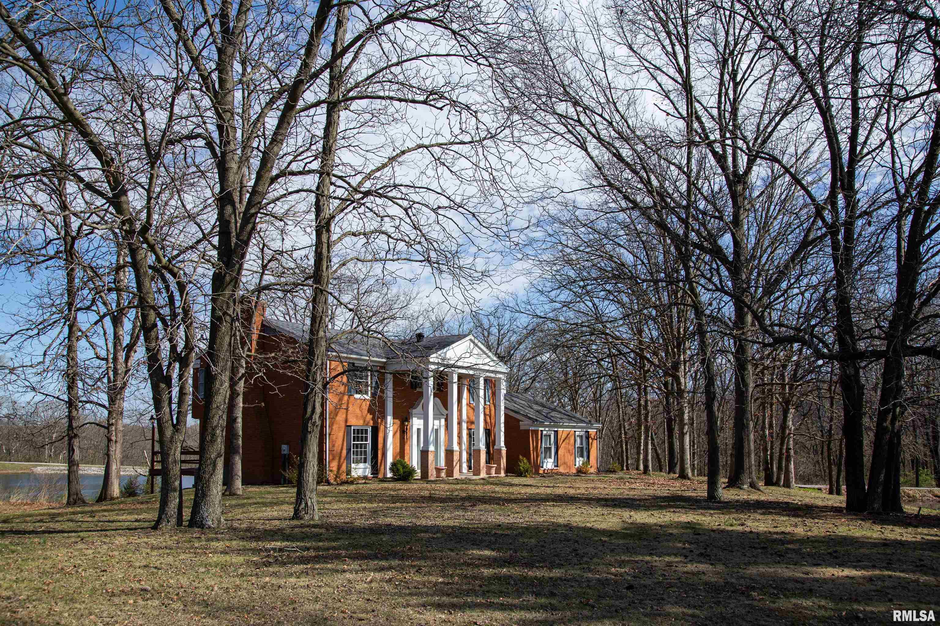 18705 Country Club Lane, Carlinville, Illinois image 1