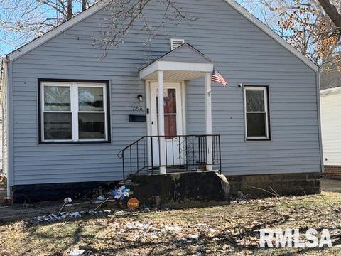 Homes For Sale - 2216 S 13th Street<br/> Sangamon County, Springfield, IL 62703