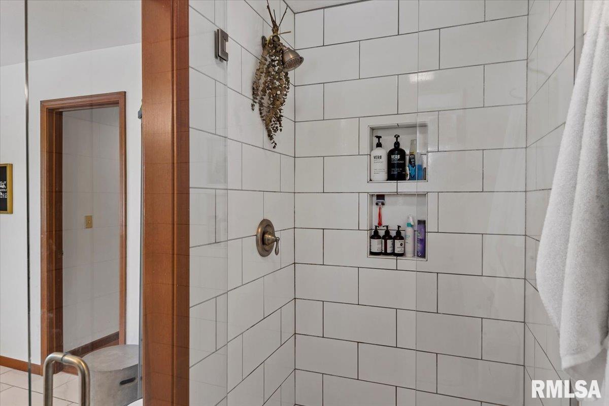 1405 Woods Farm Lane, Springfield, Illinois image 37