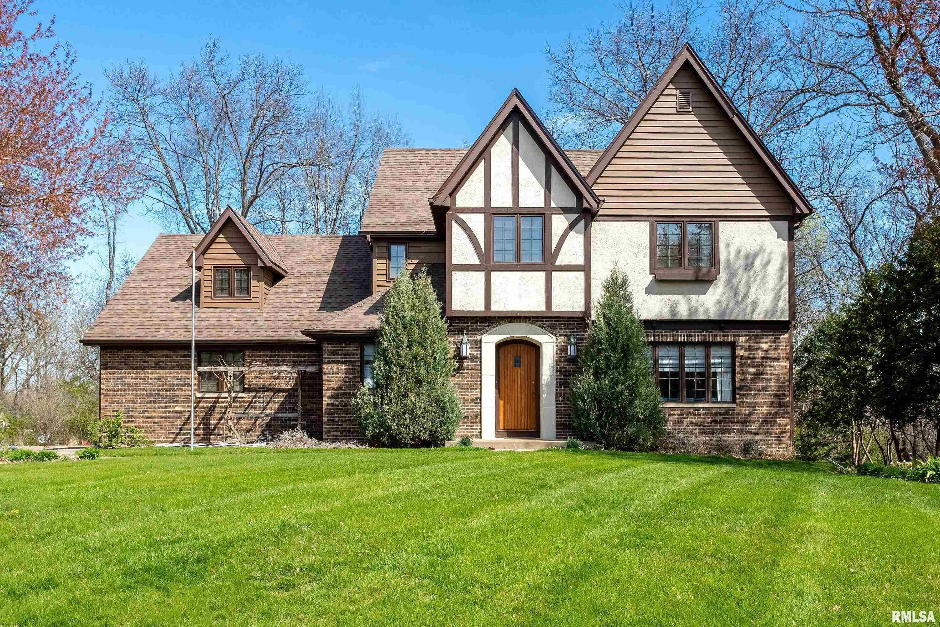 5544 Charter Oaks Drive, Bettendorf, Iowa image 6