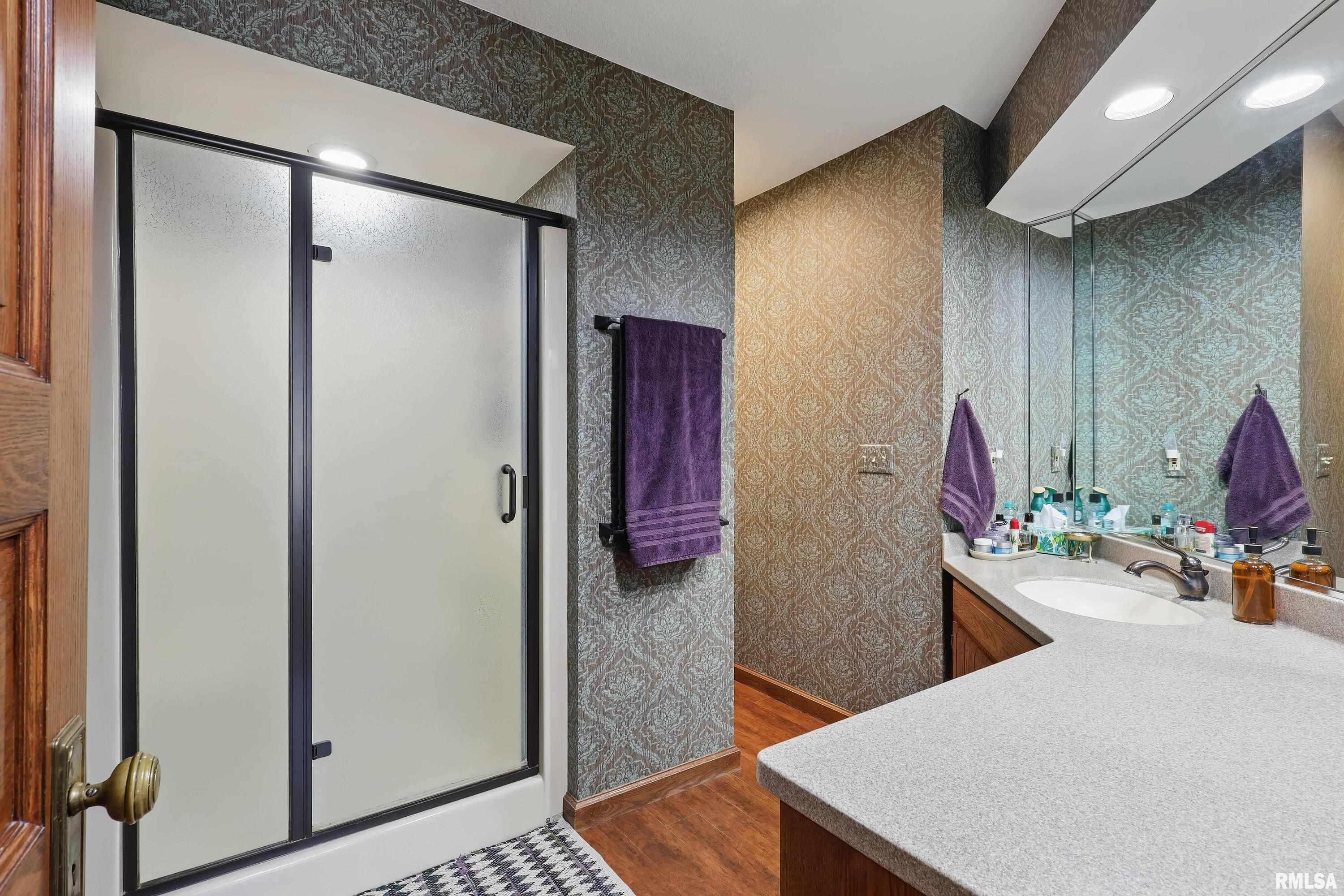 5544 Charter Oaks Drive, Bettendorf, Iowa image 32