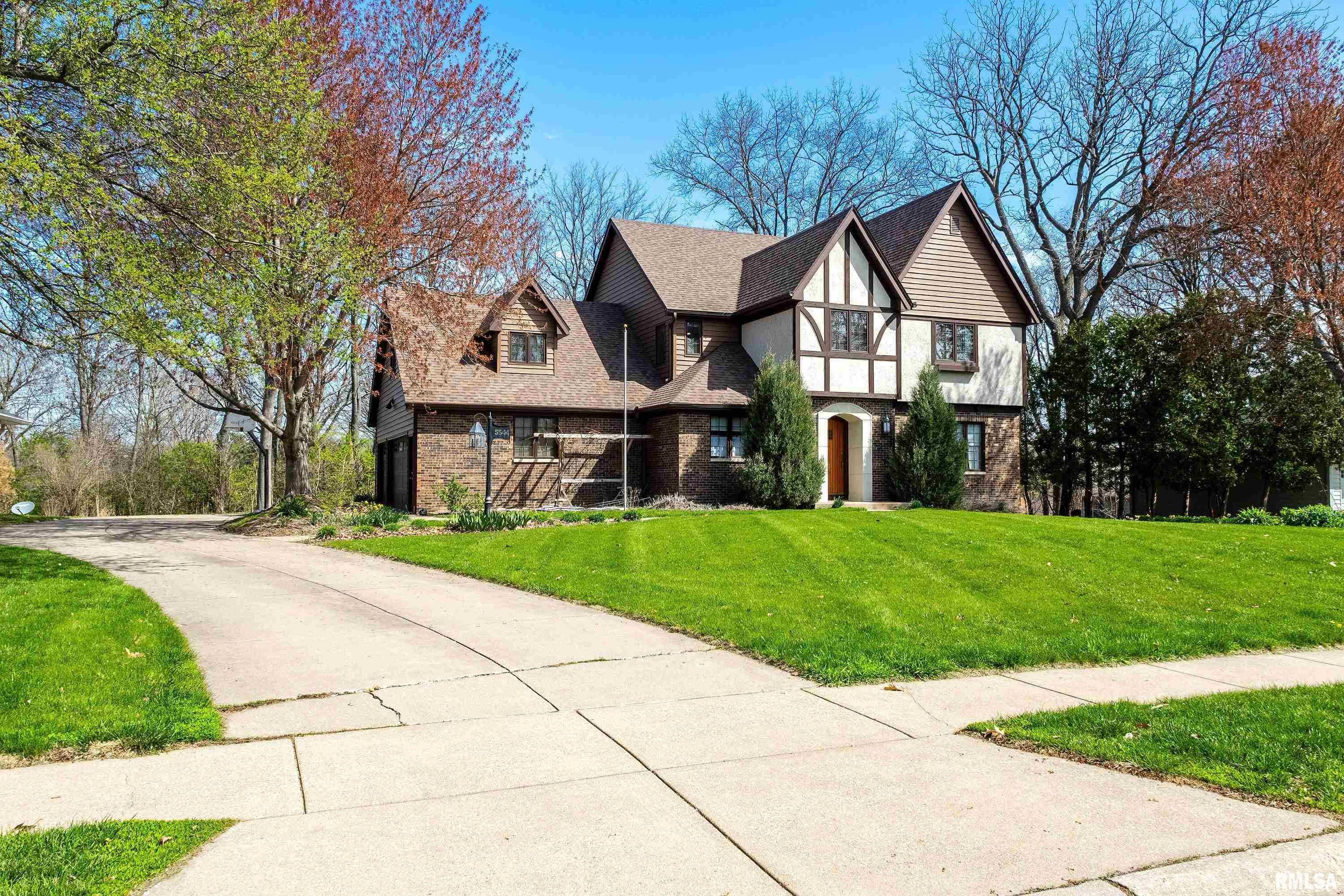 5544 Charter Oaks Drive, Bettendorf, Iowa image 7