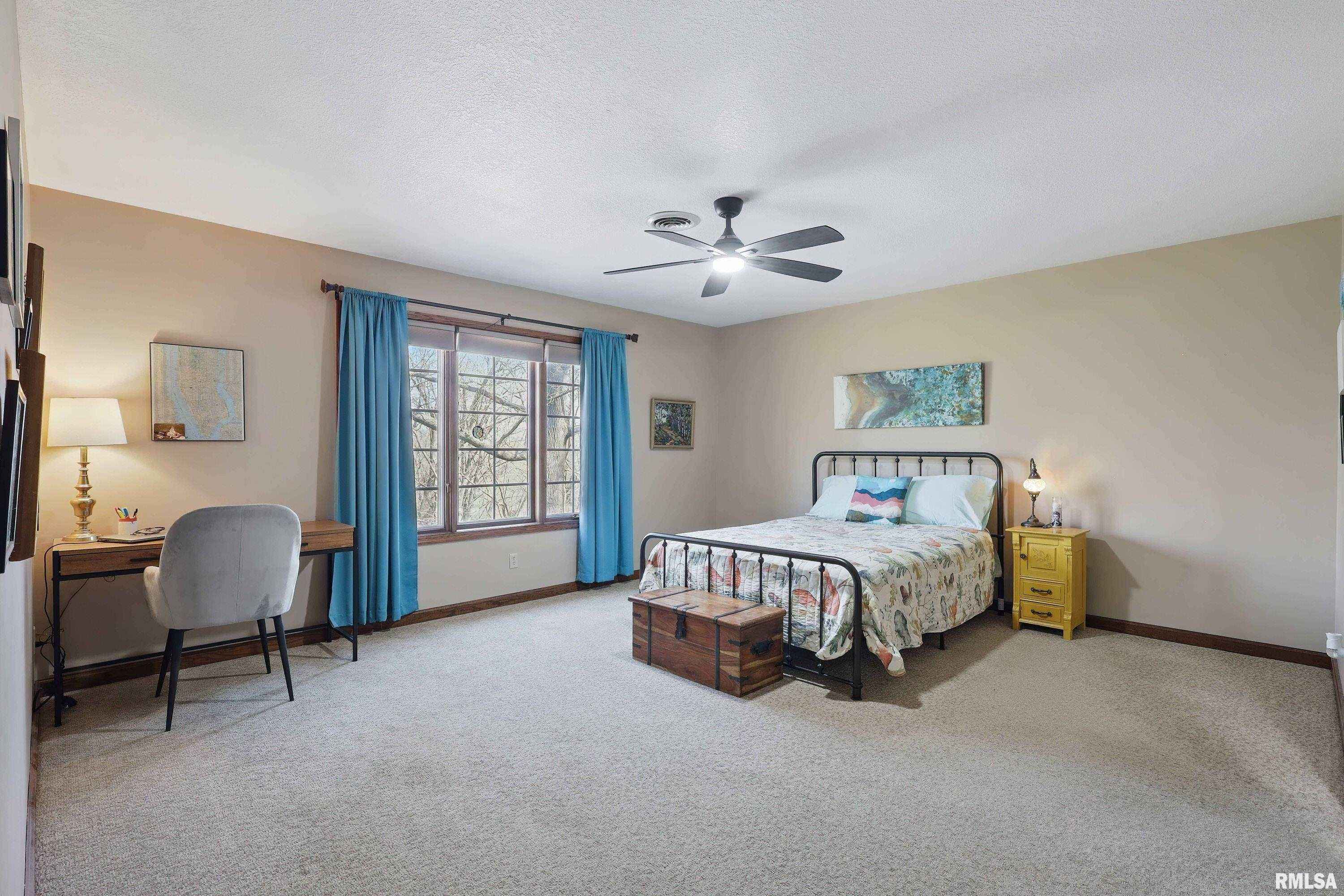 5544 Charter Oaks Drive, Bettendorf, Iowa image 30