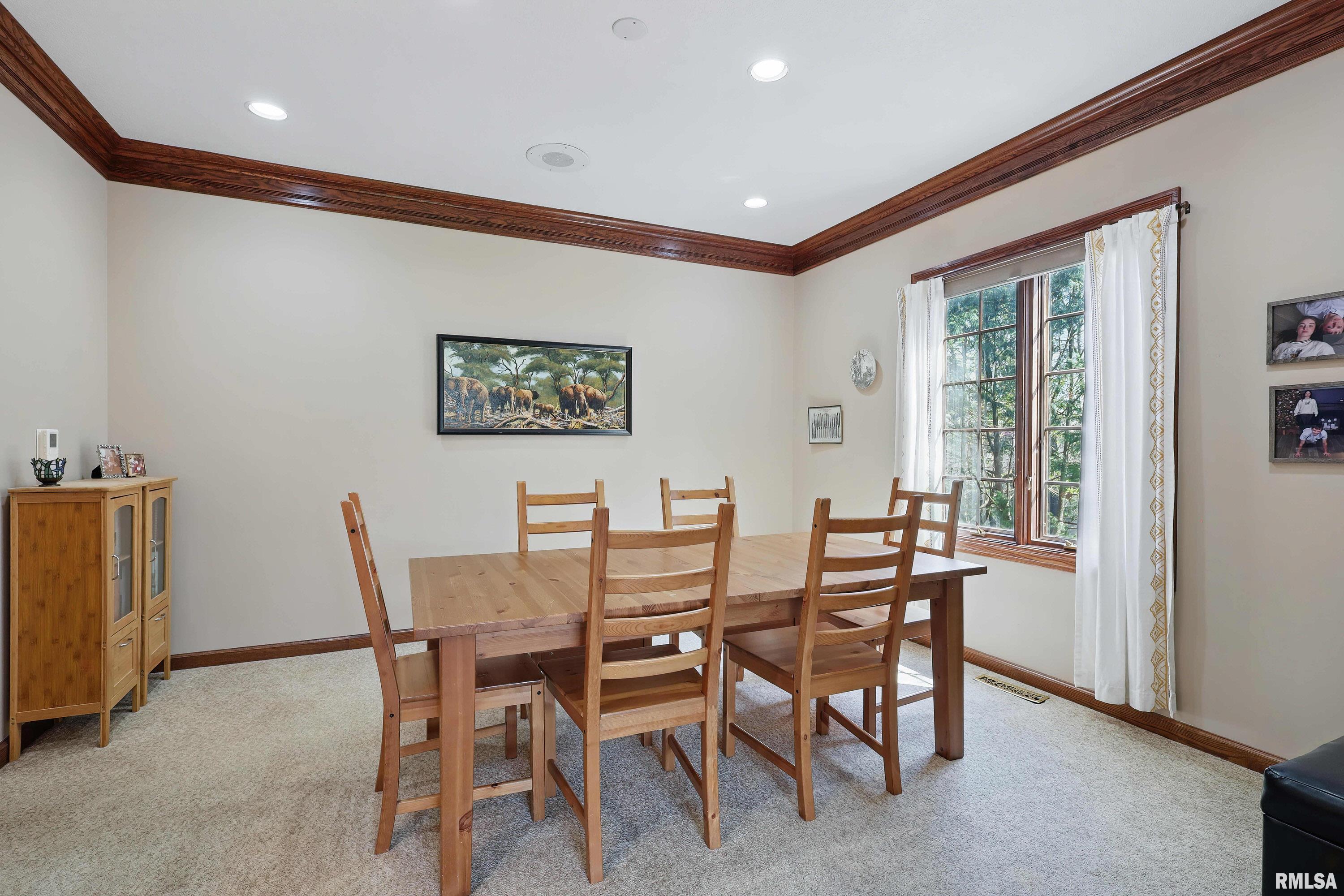 5544 Charter Oaks Drive, Bettendorf, Iowa image 15