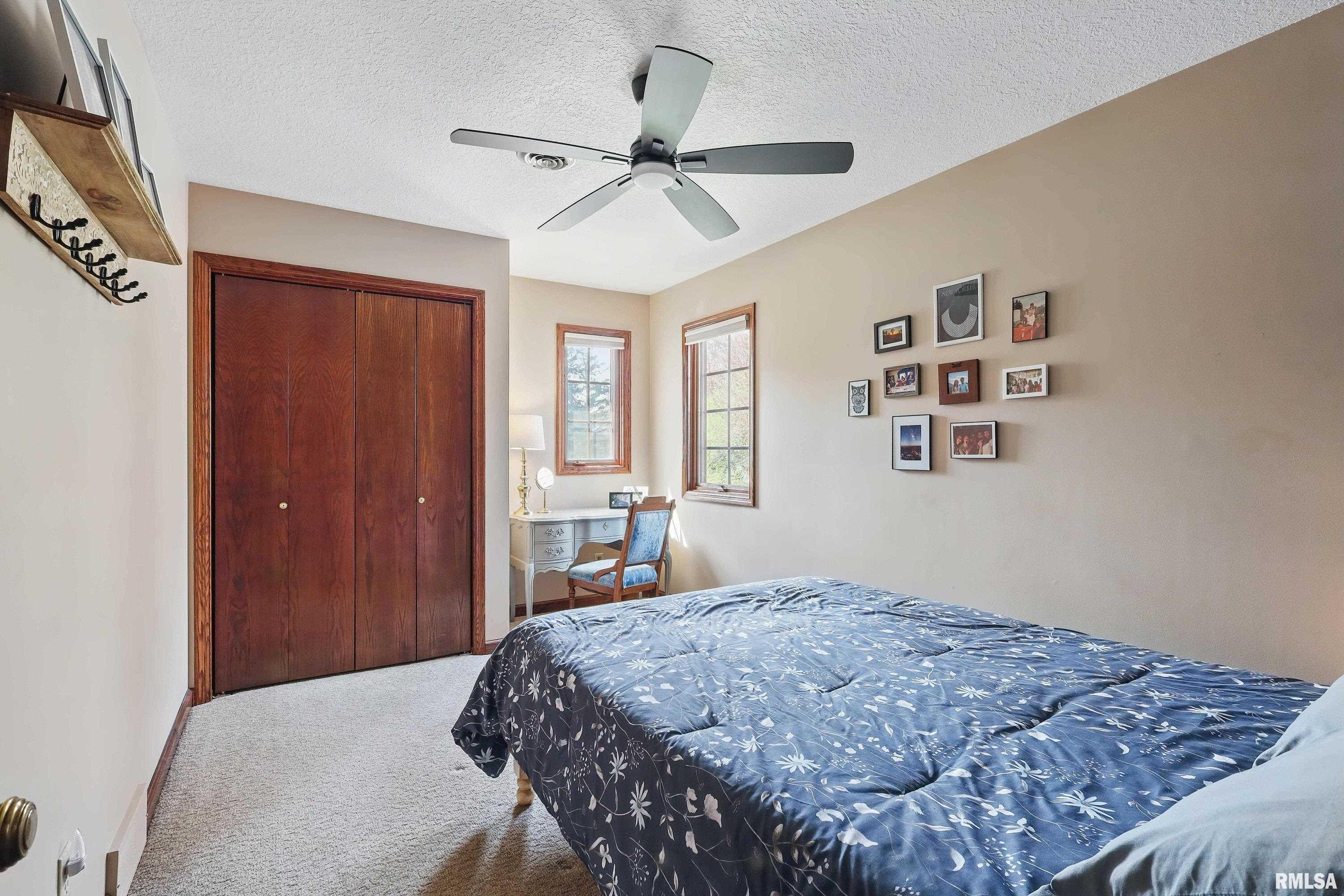 5544 Charter Oaks Drive, Bettendorf, Iowa image 37