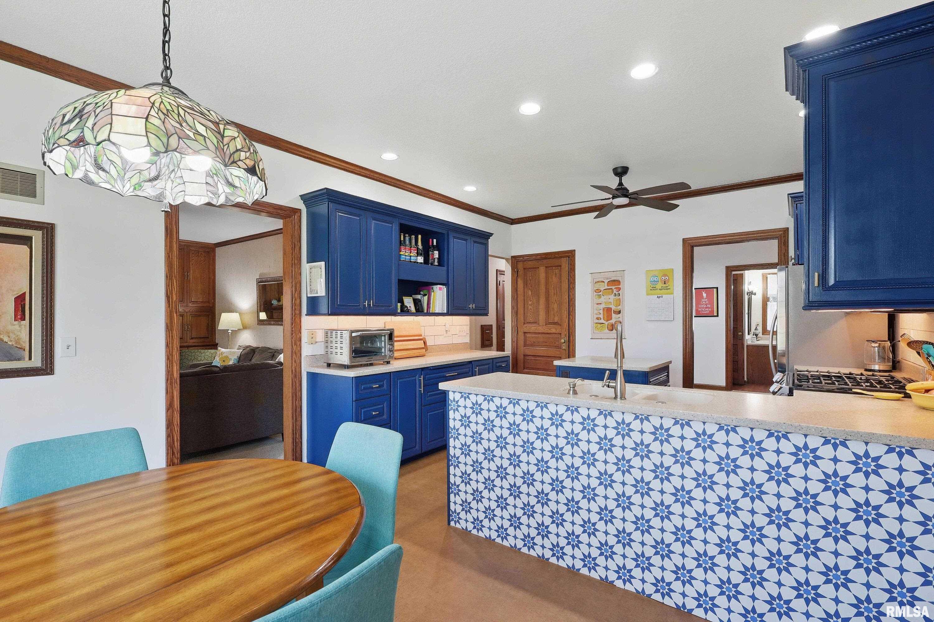 5544 Charter Oaks Drive, Bettendorf, Iowa image 24