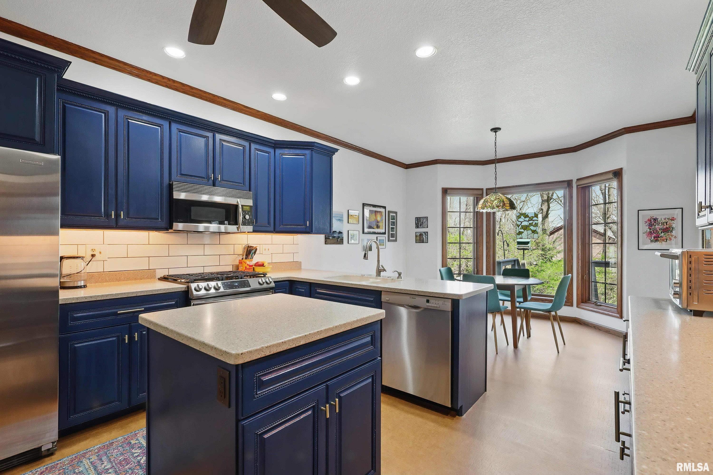 5544 Charter Oaks Drive, Bettendorf, Iowa image 26
