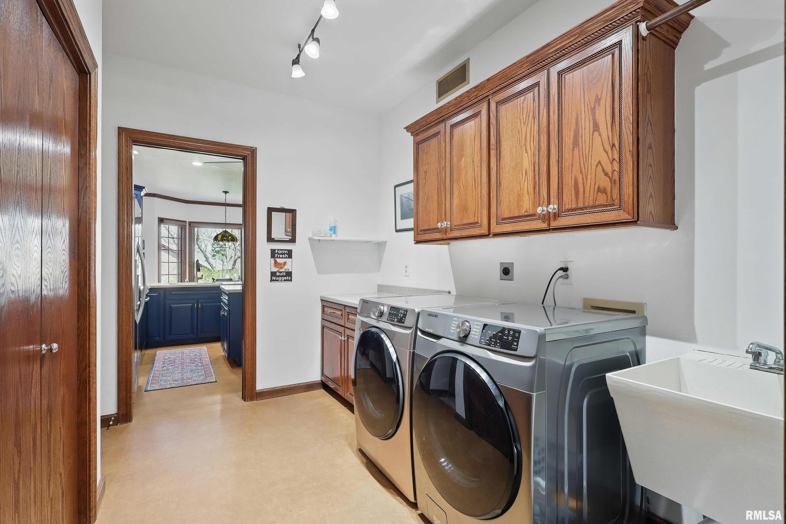 5544 Charter Oaks Drive, Bettendorf, Iowa image 29