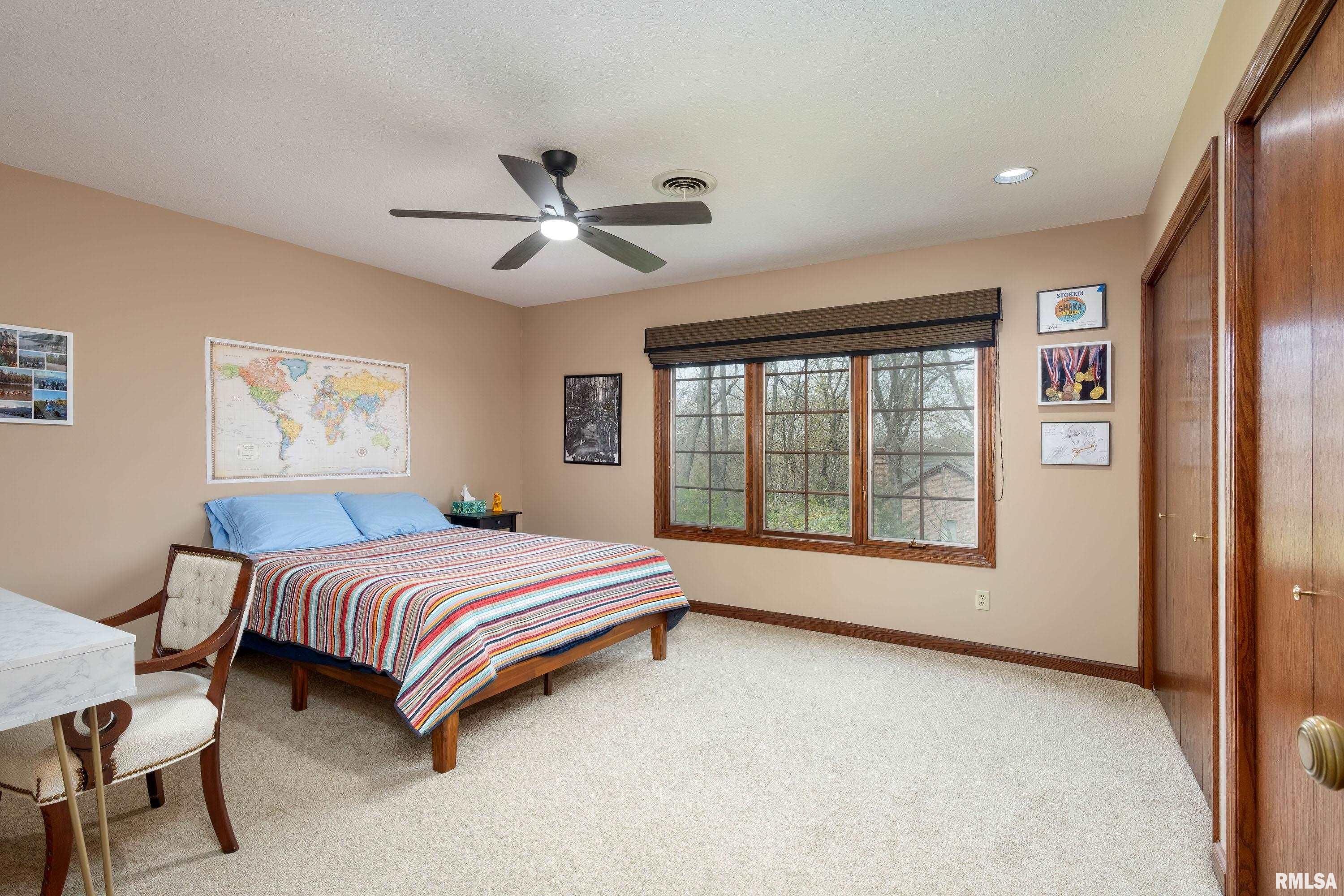 5544 Charter Oaks Drive, Bettendorf, Iowa image 32