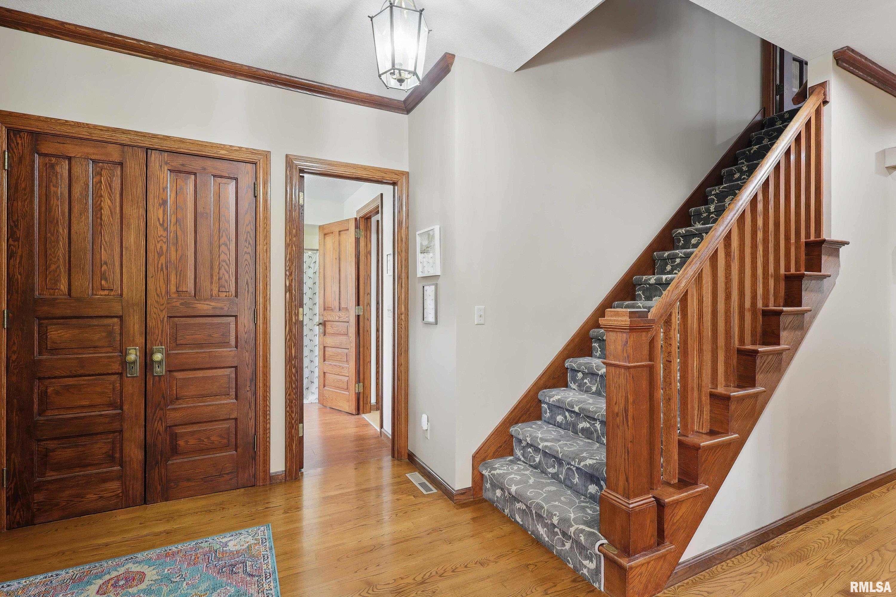 5544 Charter Oaks Drive, Bettendorf, Iowa image 11