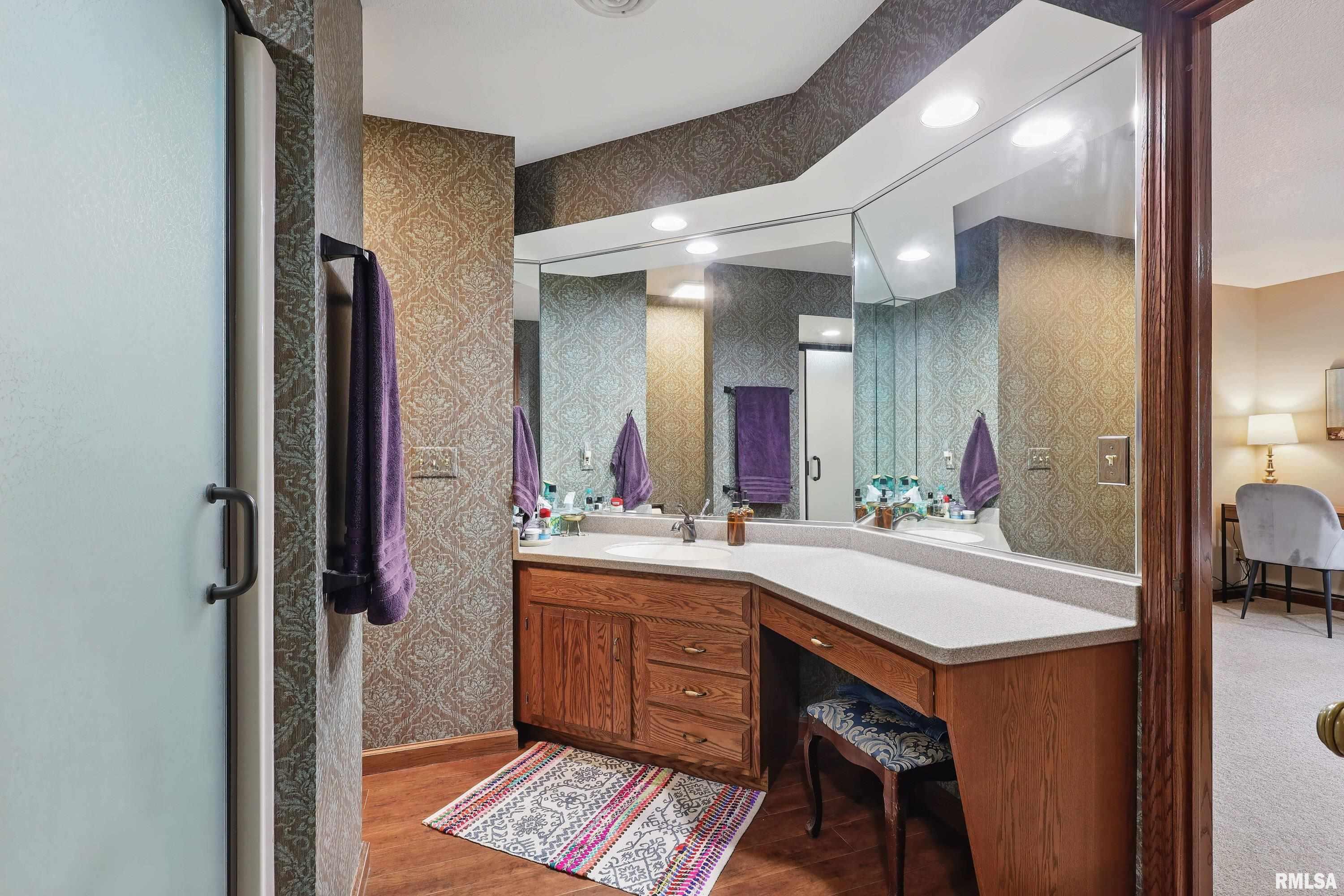 5544 Charter Oaks Drive, Bettendorf, Iowa image 33