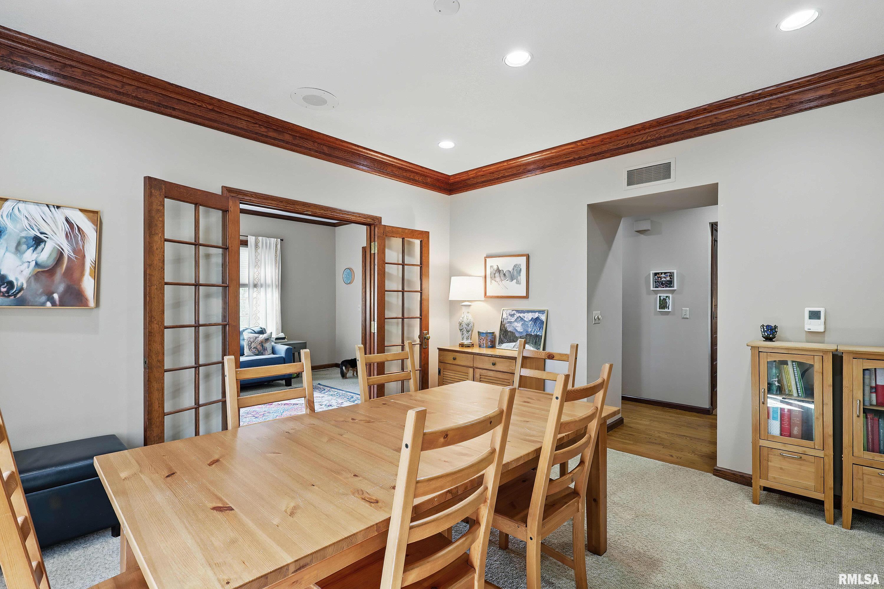 5544 Charter Oaks Drive, Bettendorf, Iowa image 16