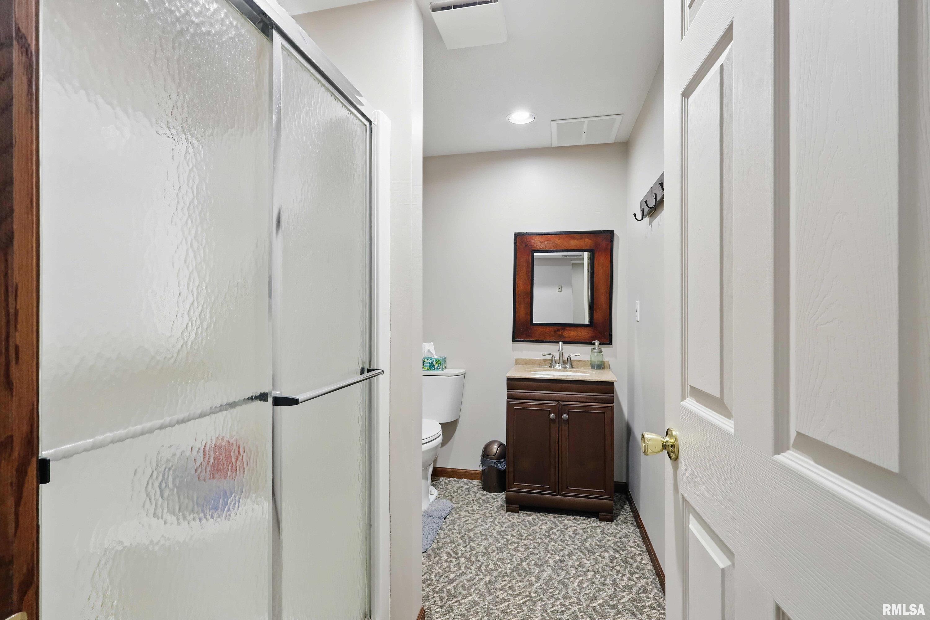 5544 Charter Oaks Drive, Bettendorf, Iowa image 41