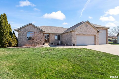 Homes For Sale - 2104 Dubsdread Drive<br/> Sangamon County, Springfield, IL 62711