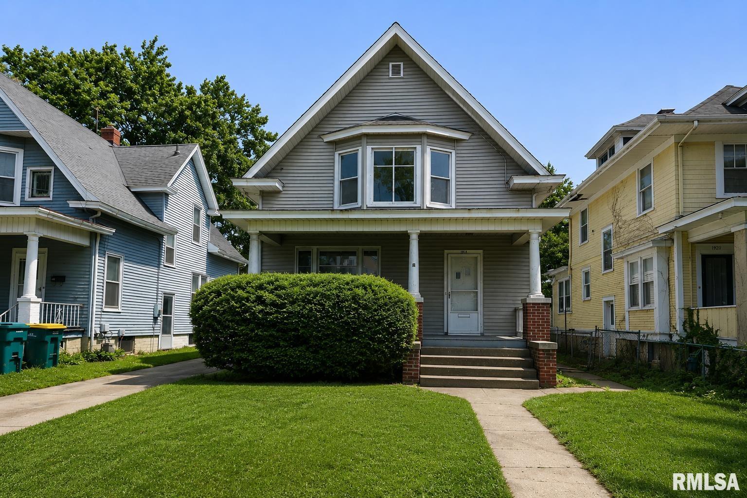 Photo 1 of 18 — 1918 W CLARKE Avenue, West Peoria, IL 61604
