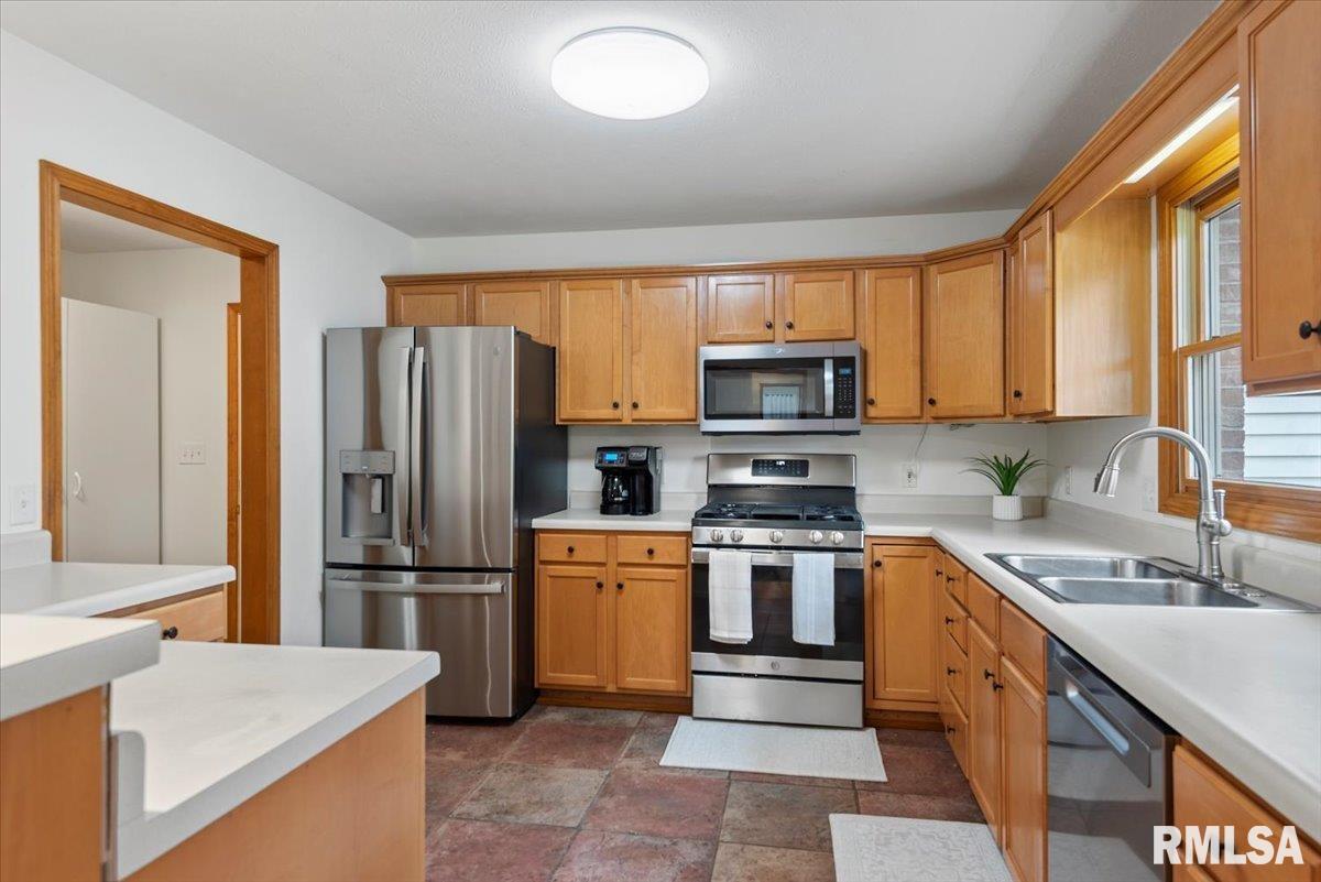 6723 Phlox Drive, Springfield, Illinois image 14