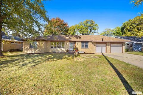 Homes For Sale - 205 W Glen Avenue<br/> Peoria County, Peoria, IL 61614