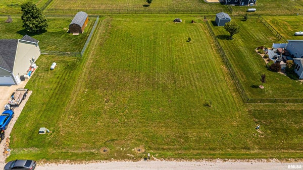 1842 CASTLE PINE PL, LINCOLN, IL 62656 - Image 4cdff89912fa112afcbb0e7b788ce0cd/3799394725