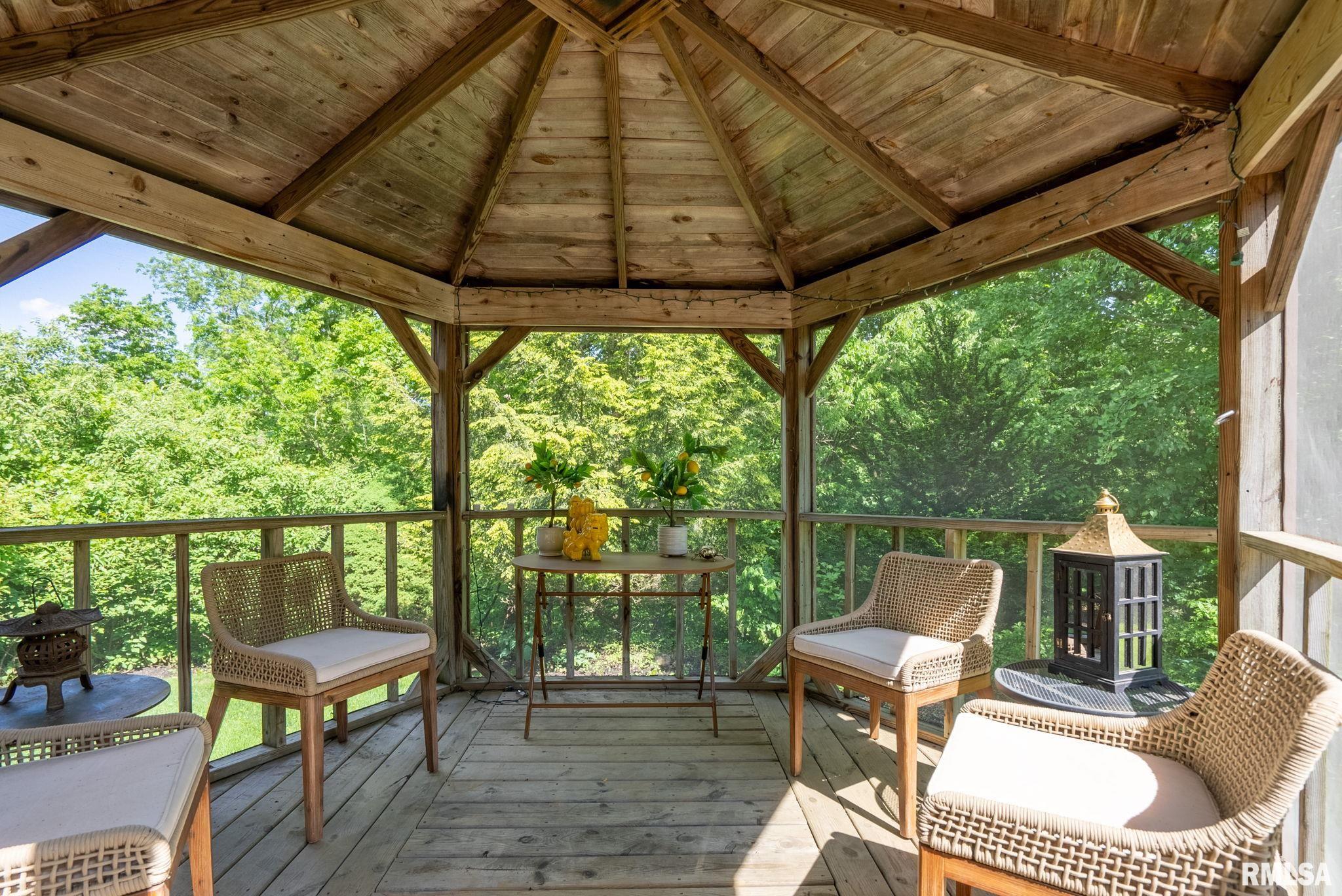 28013 230th Street, Le Claire, Iowa image 38