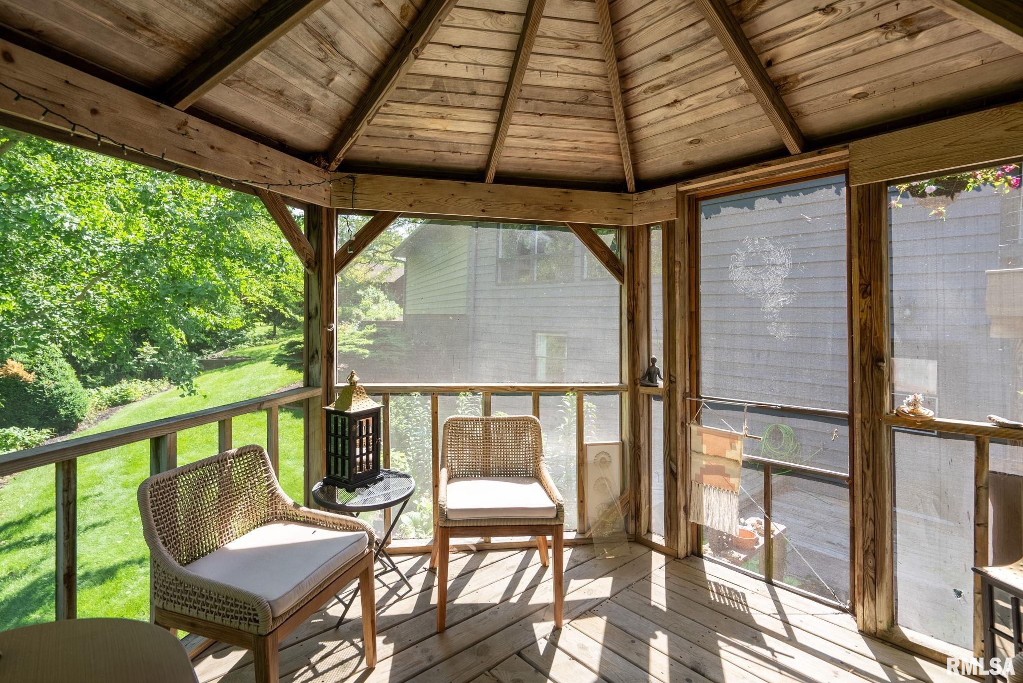 28013 230th Street, Le Claire, Iowa image 39