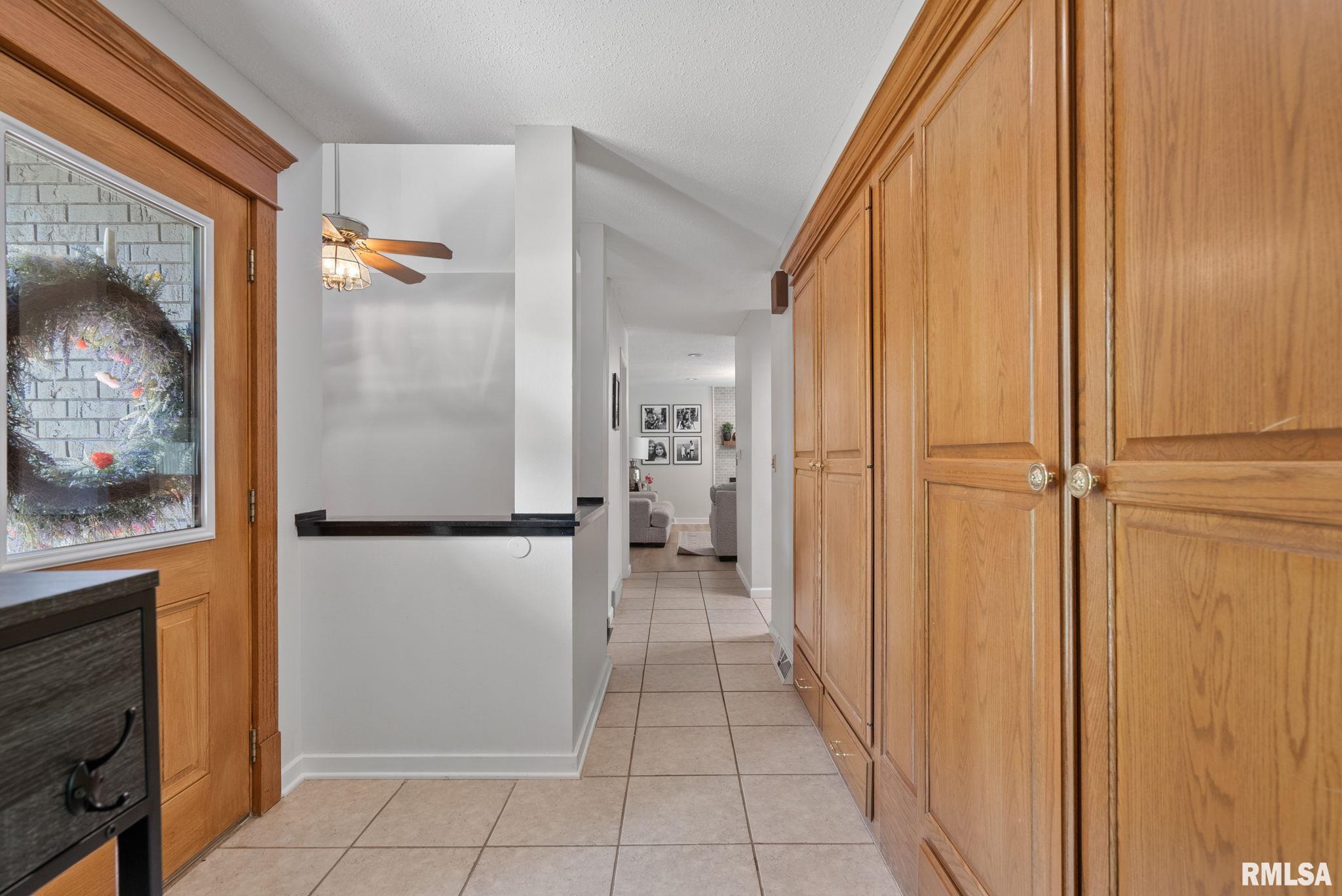 28013 230th Street, Le Claire, Iowa image 21