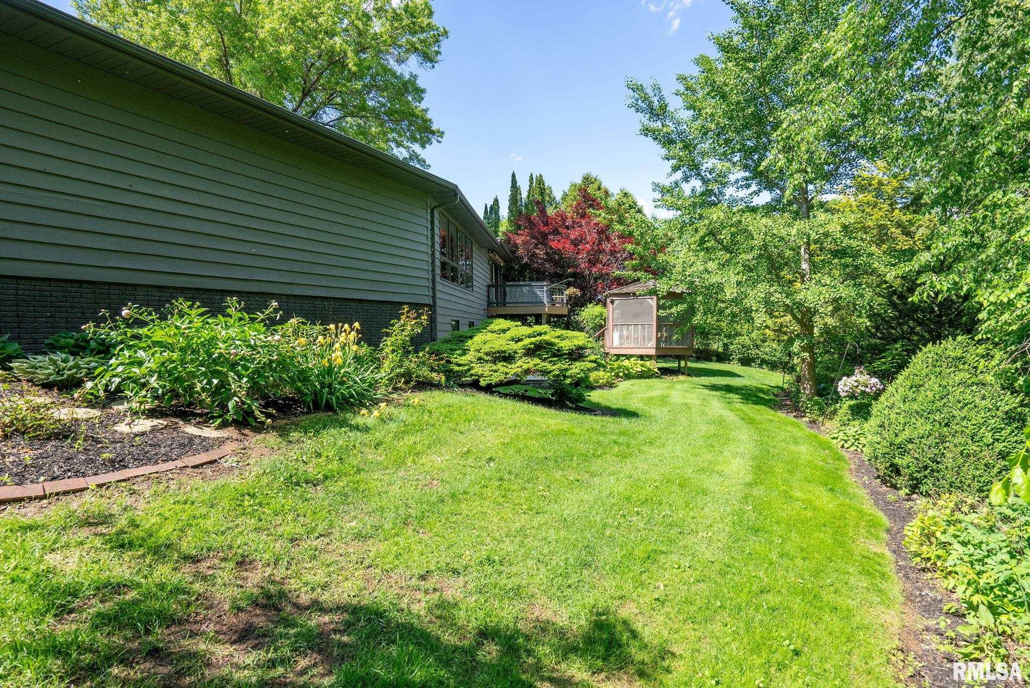 28013 230th Street, Le Claire, Iowa image 34