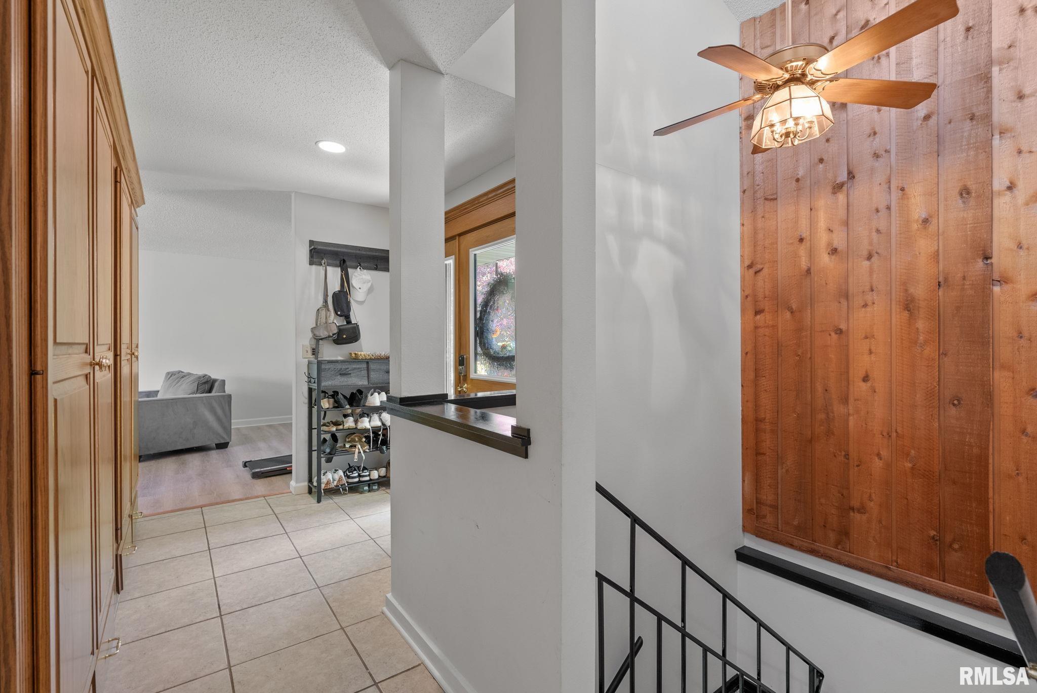 28013 230th Street, Le Claire, Iowa image 22