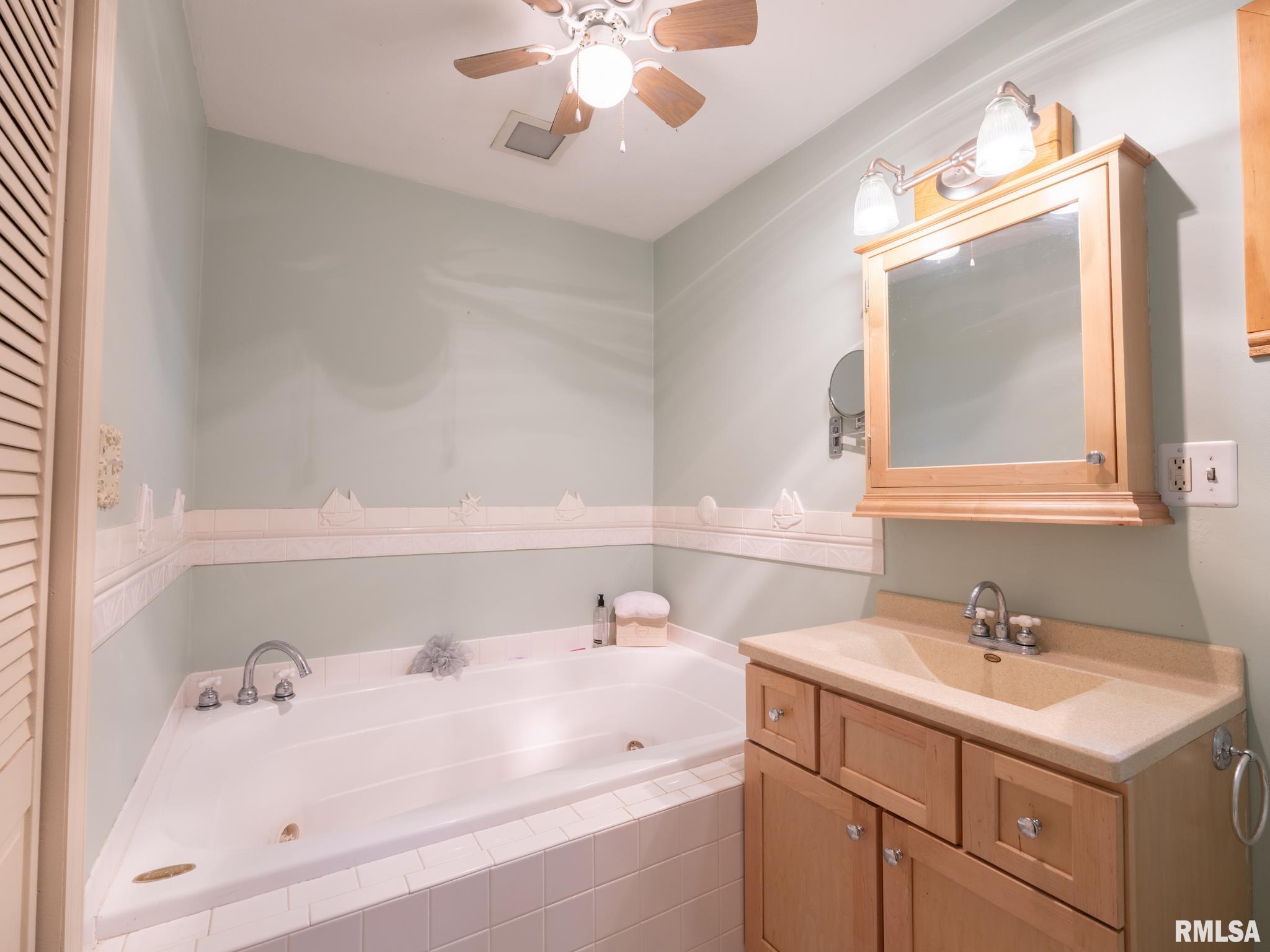 6394 Macs Road, Manito, Illinois image 19
