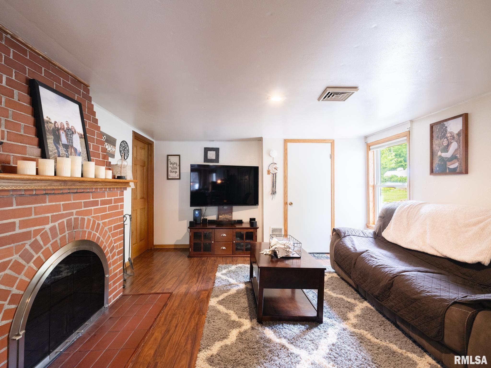 6394 Macs Road, Manito, Illinois image 14
