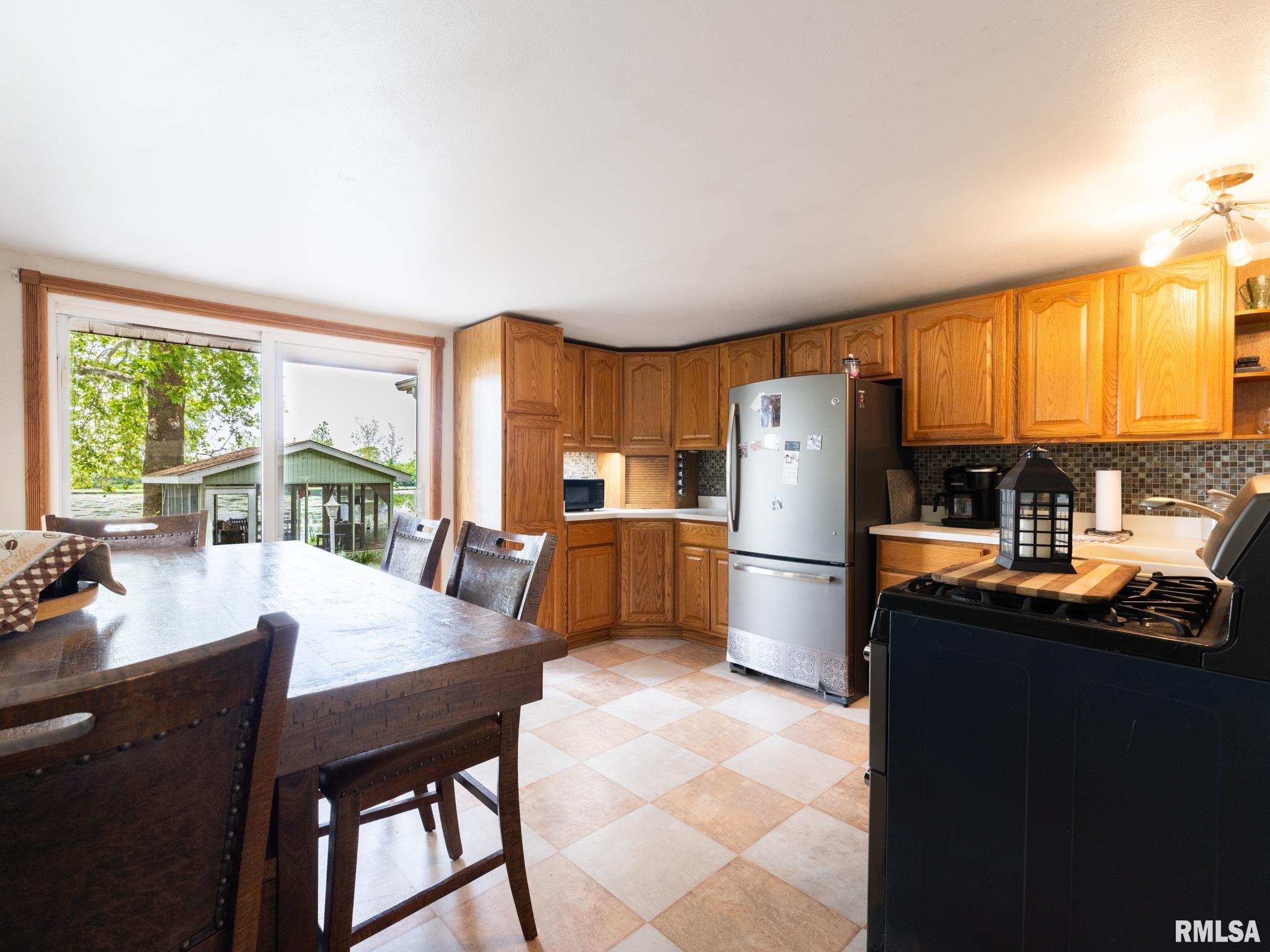 6394 Macs Road, Manito, Illinois image 10