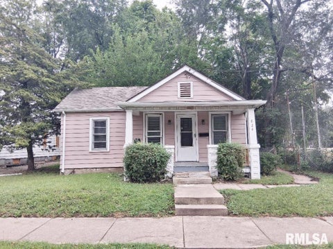 Homes For Sale - 824 N Garfield Avenue<br/> Peoria, IL 61606