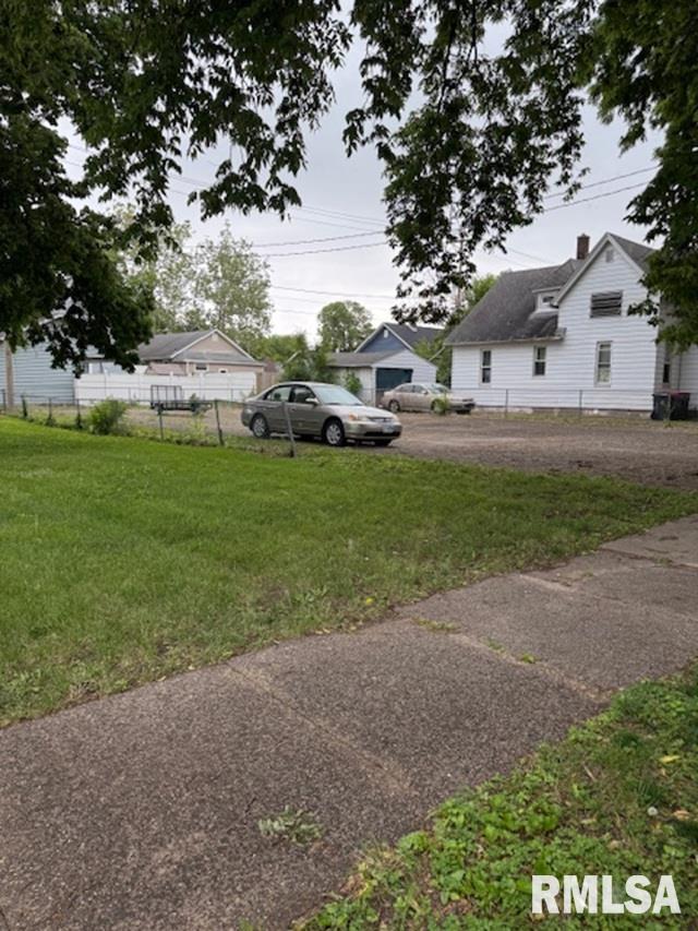 415 Henrietta Street, Pekin, Illinois image 2
