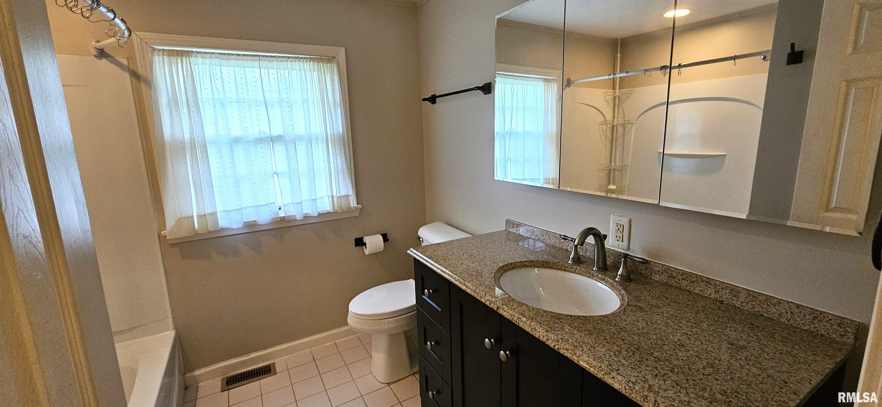 1608 W Briarwood Drive, Carbondale, Illinois image 33