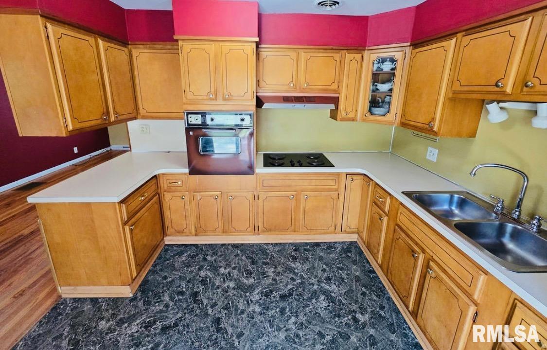 1001 S Emerald Lane, Carbondale, Illinois image 6