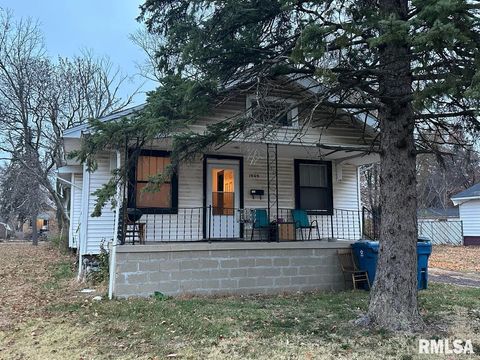 Homes For Sale - 1909 E Cedar Street<br/> Sangamon County, Springfield, IL 62703